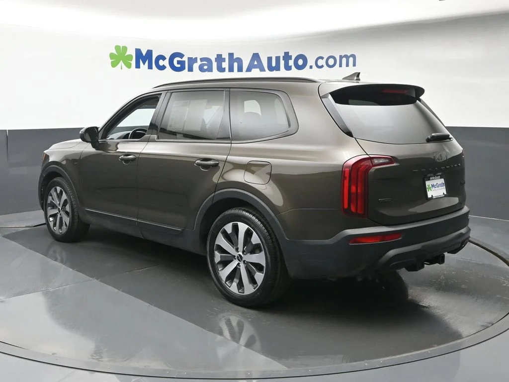 Certified Used 2022 Green Kia S image 24