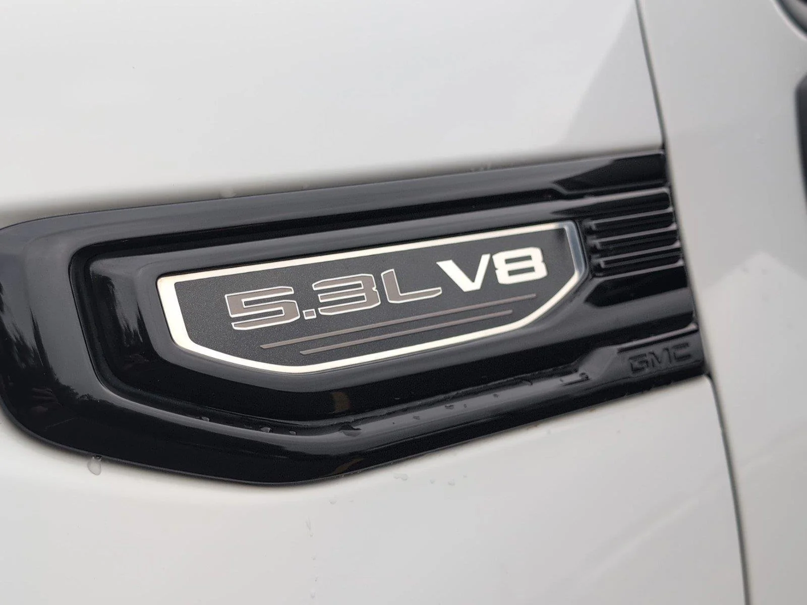 Used 2023 Summit White GMC Elevation image 34