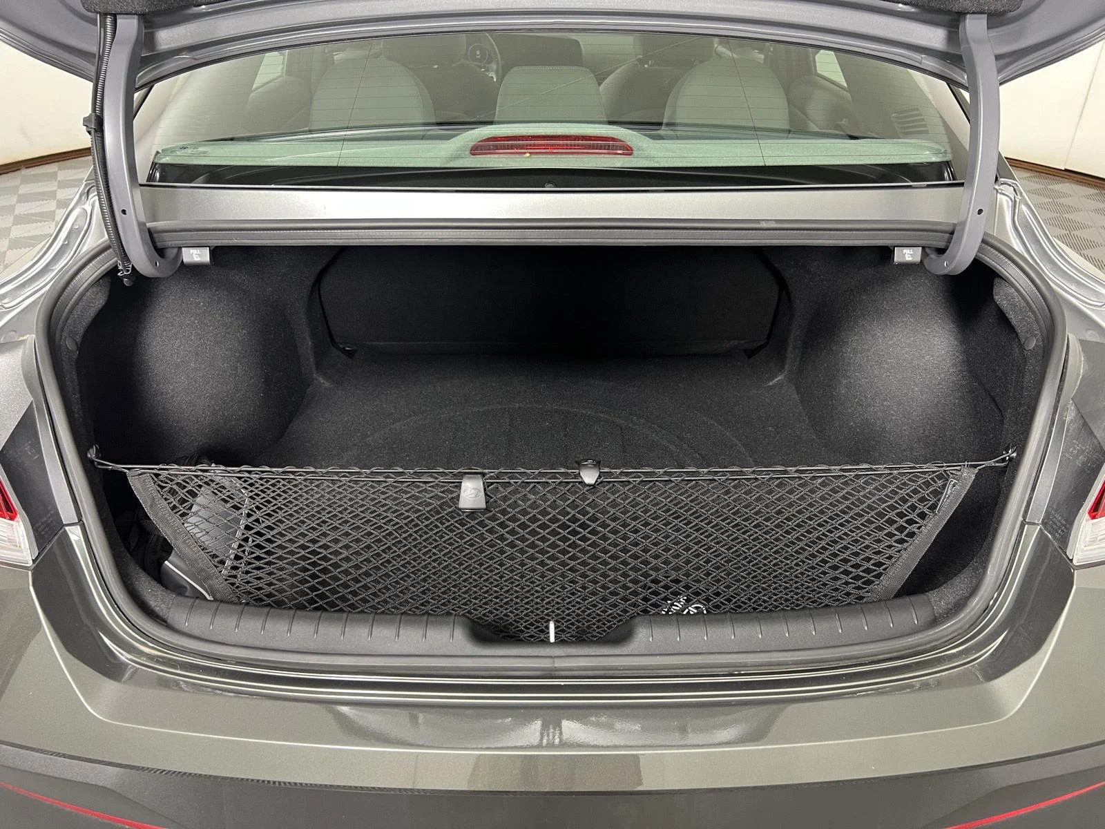 Used 2024 Amazon Gray Hyundai SEL image 20