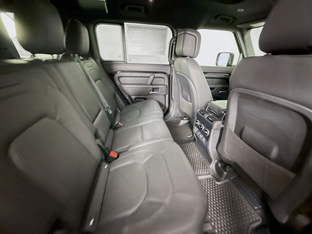 New 2026 Santorini Black Land Rover X-Dynamic SE image 30