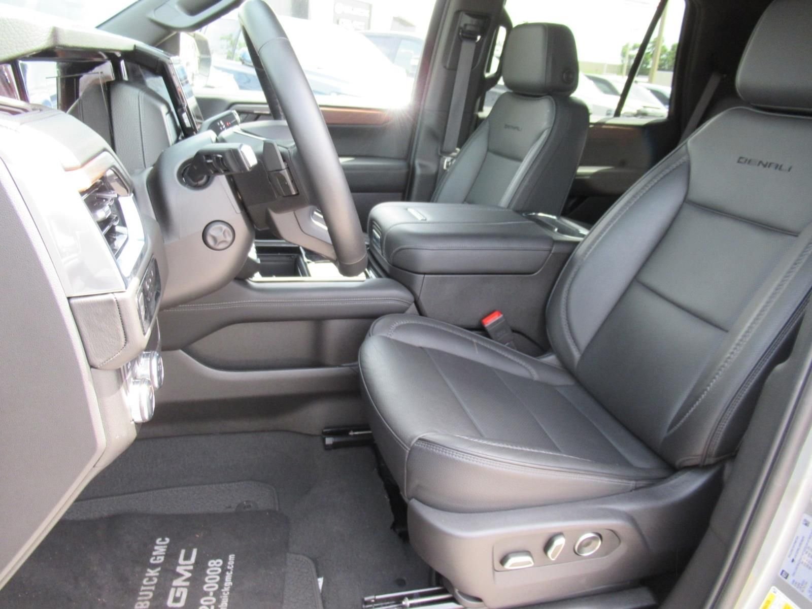 Used 2025 Silver GMC Denali image 18