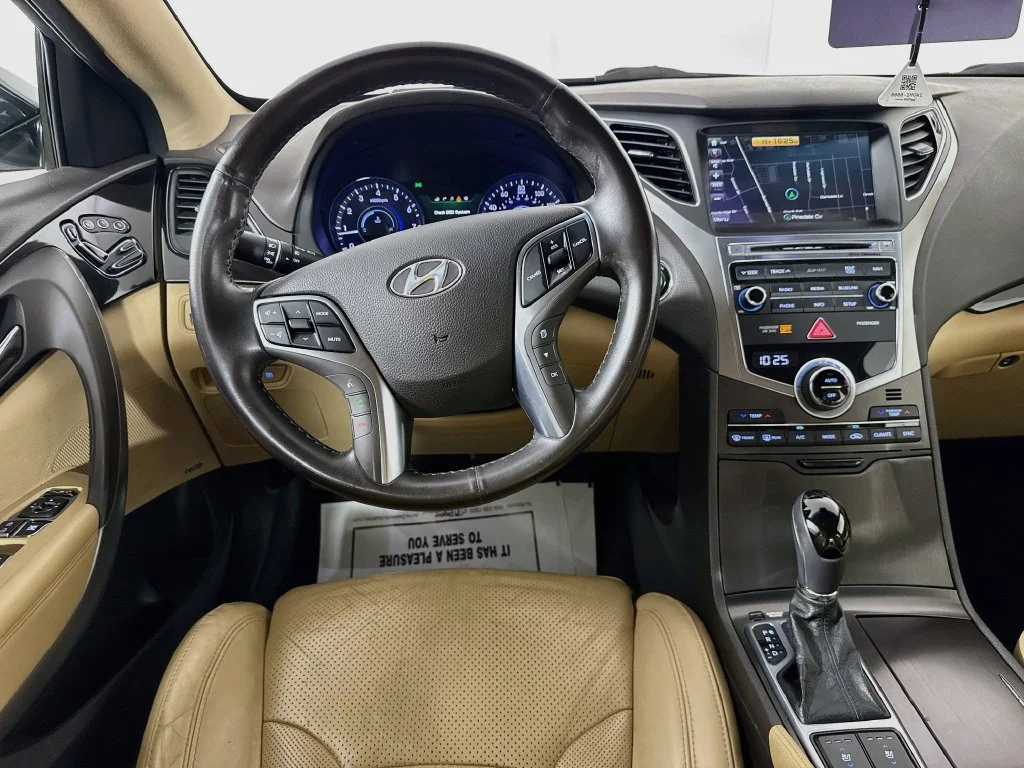 Used 2016 Black Hyundai Base image 27