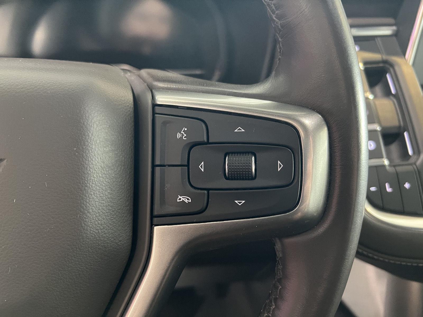 Used 2022 Summit White Chevrolet LT image 23