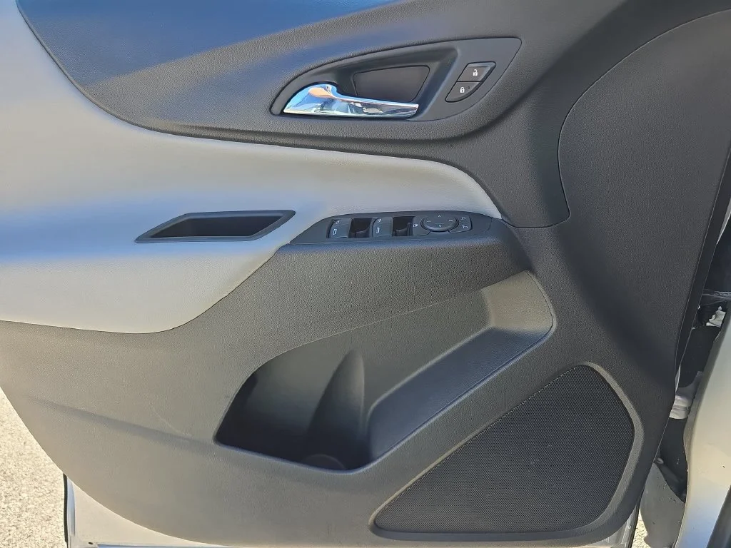2020 Chevrolet Equinox LS - Photo 23