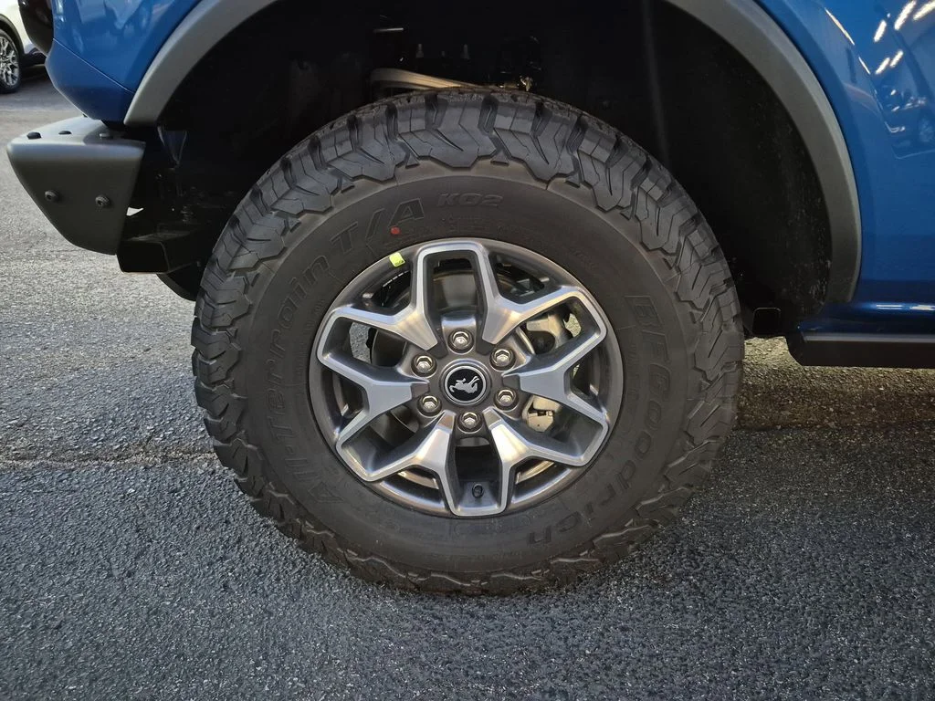 New 2025 Velocity Blue Metallic Ford Badlands® image 8