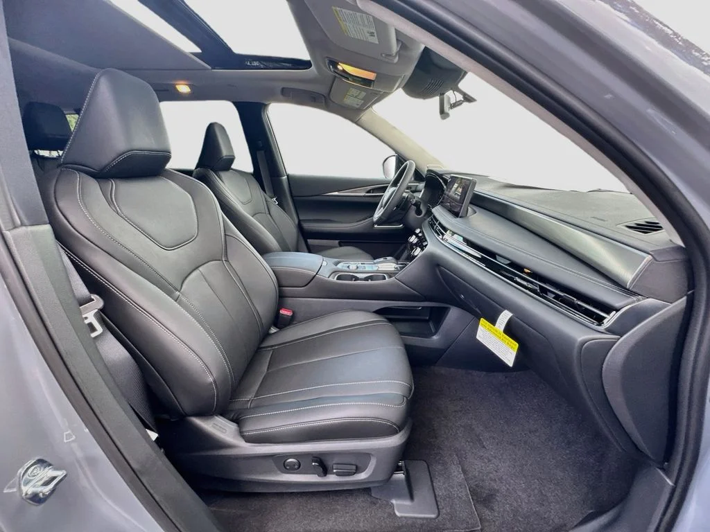 New 2027 Gray INFINITI LUXE image 31