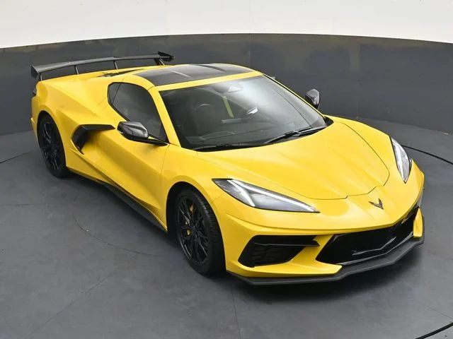 Used 2025 Yellow Chevrolet Stingray image 25