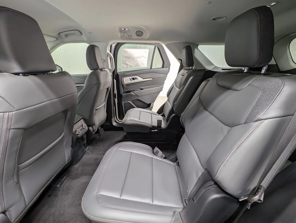 New 2026 Star White Metallic Tri-Coat Ford Active image 14