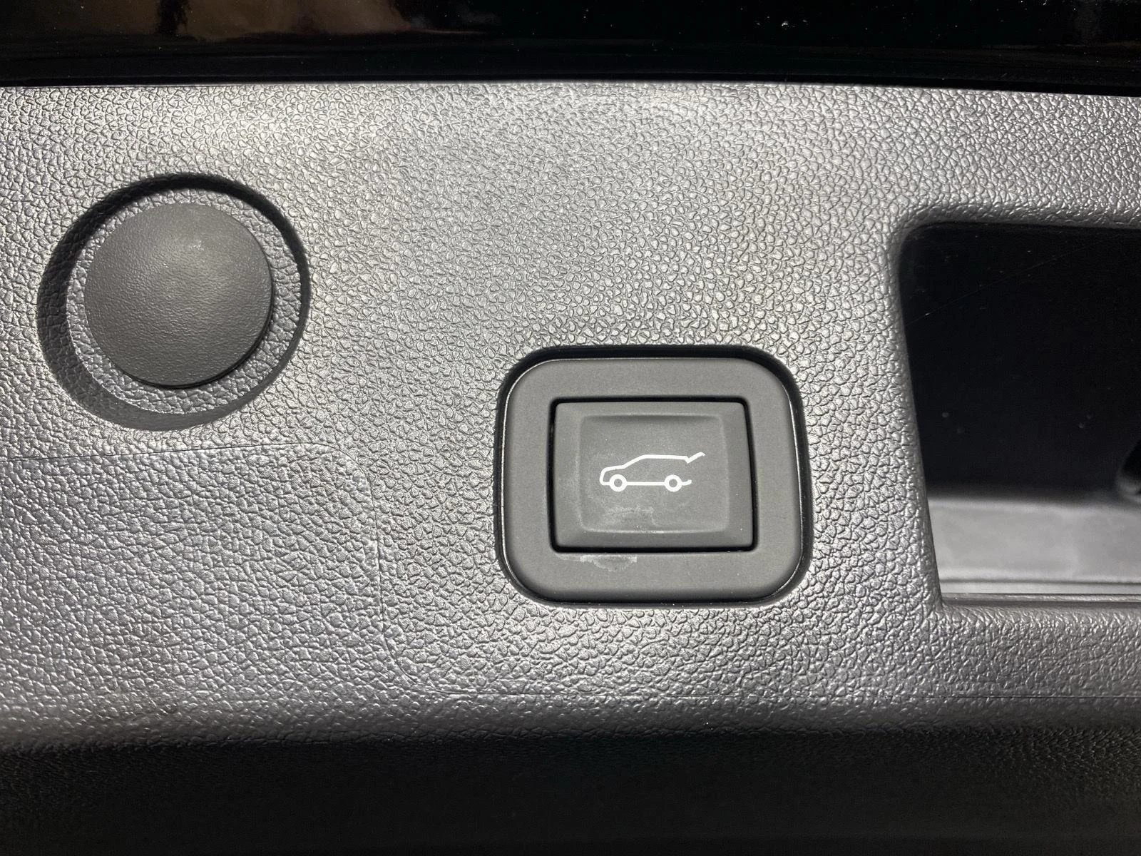 New 2026 Mosaic Black Metallic Chevrolet LT image 26