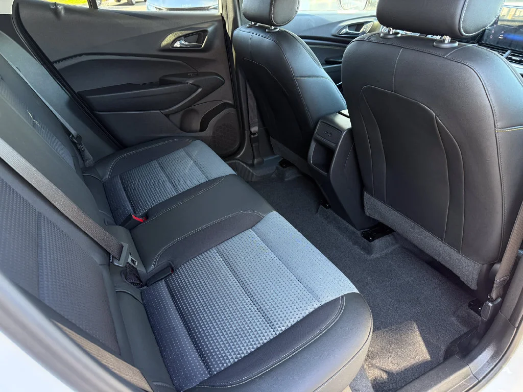 Used 2026 Summit White Chevrolet LT image 18