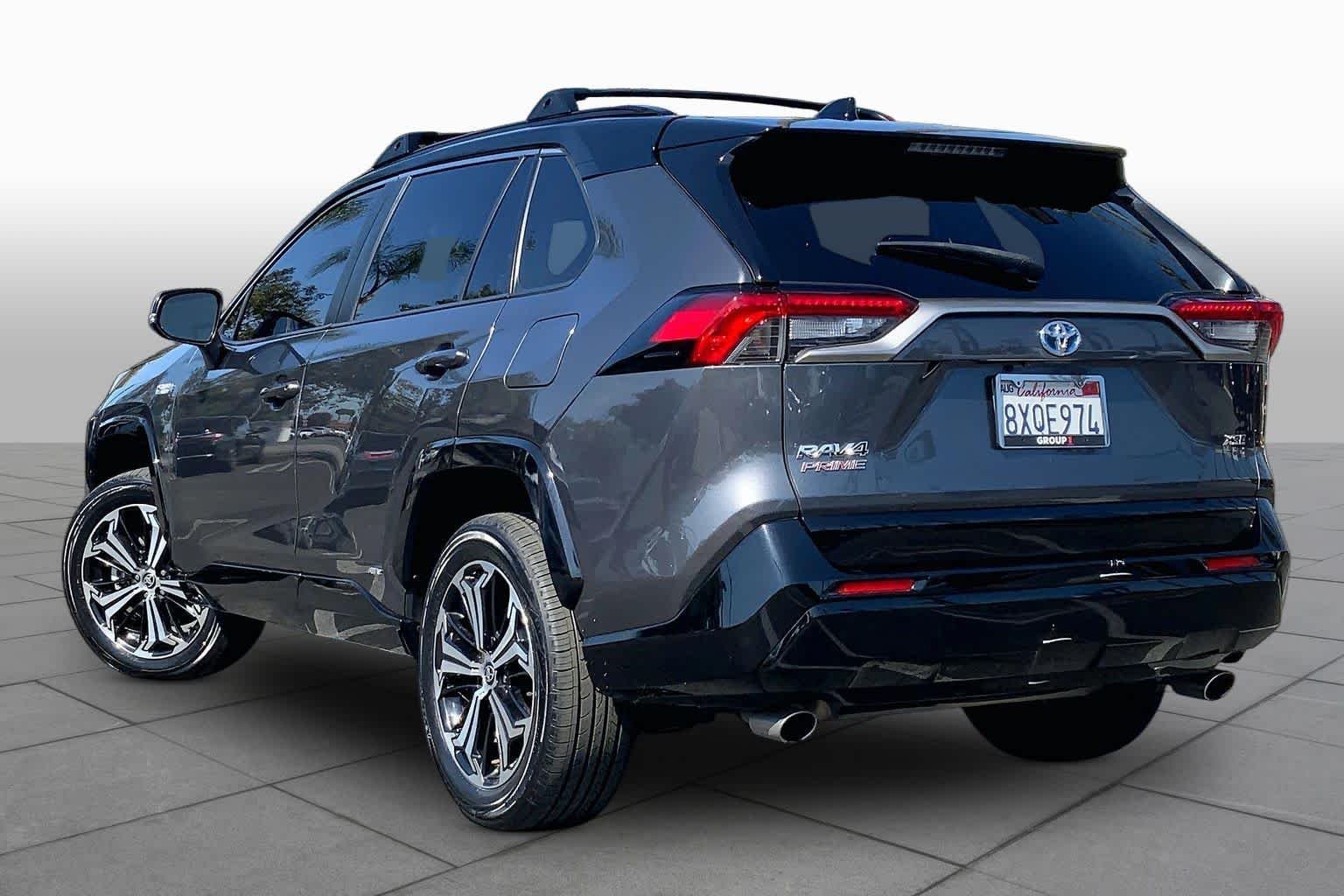 Used 2021 Magnetic Gray Metallic w/Midnight Black Roof Toyota XSE image 11