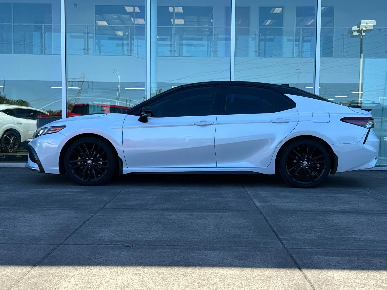 Used 2021 Wind Chill Pearl/Midnight Black Metallic Toyota XSE image 6