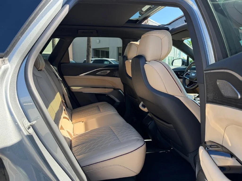 Used 2024 Silver Cadillac Luxury image 19