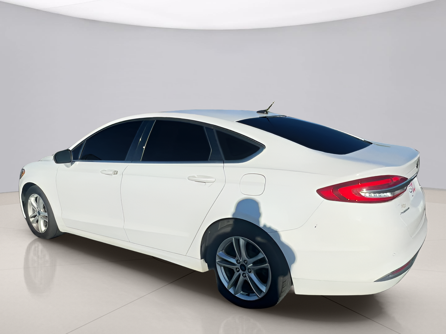 2018 Ford Fusion SE photo 4