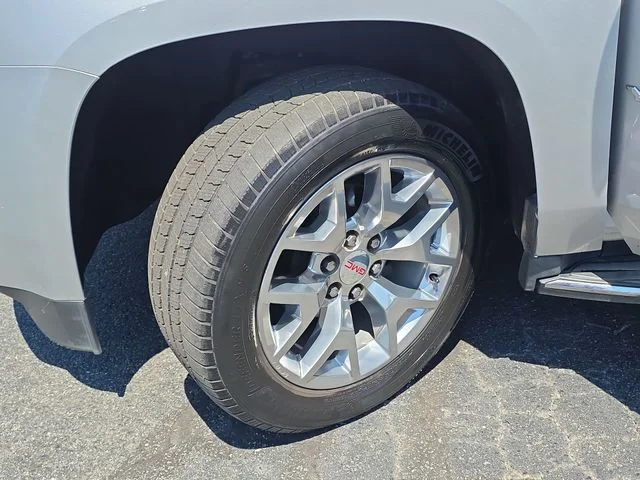 Used 2019 Silver GMC SLT image 35