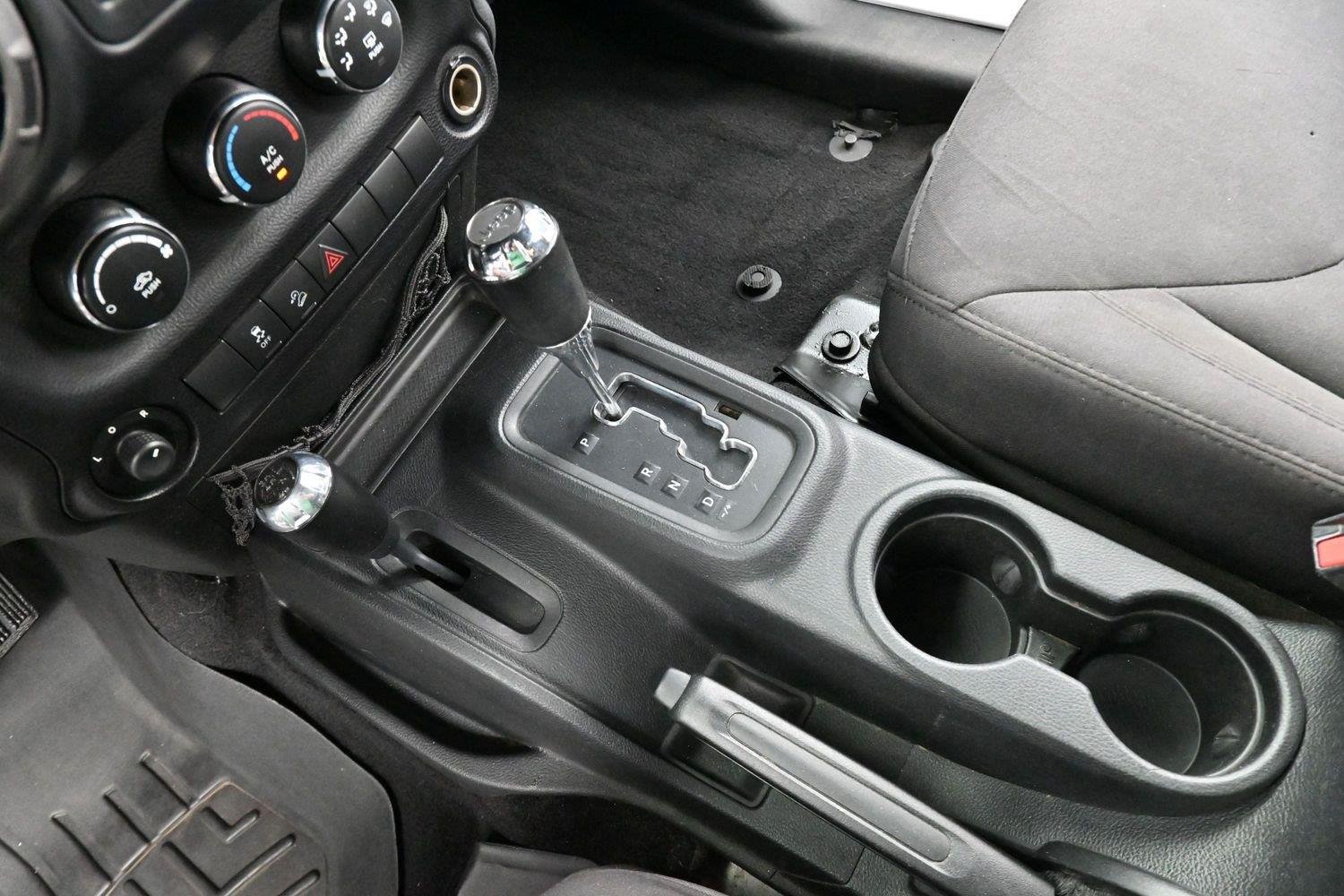 Used 2015 Bright White Clearcoat Jeep Sport image 24