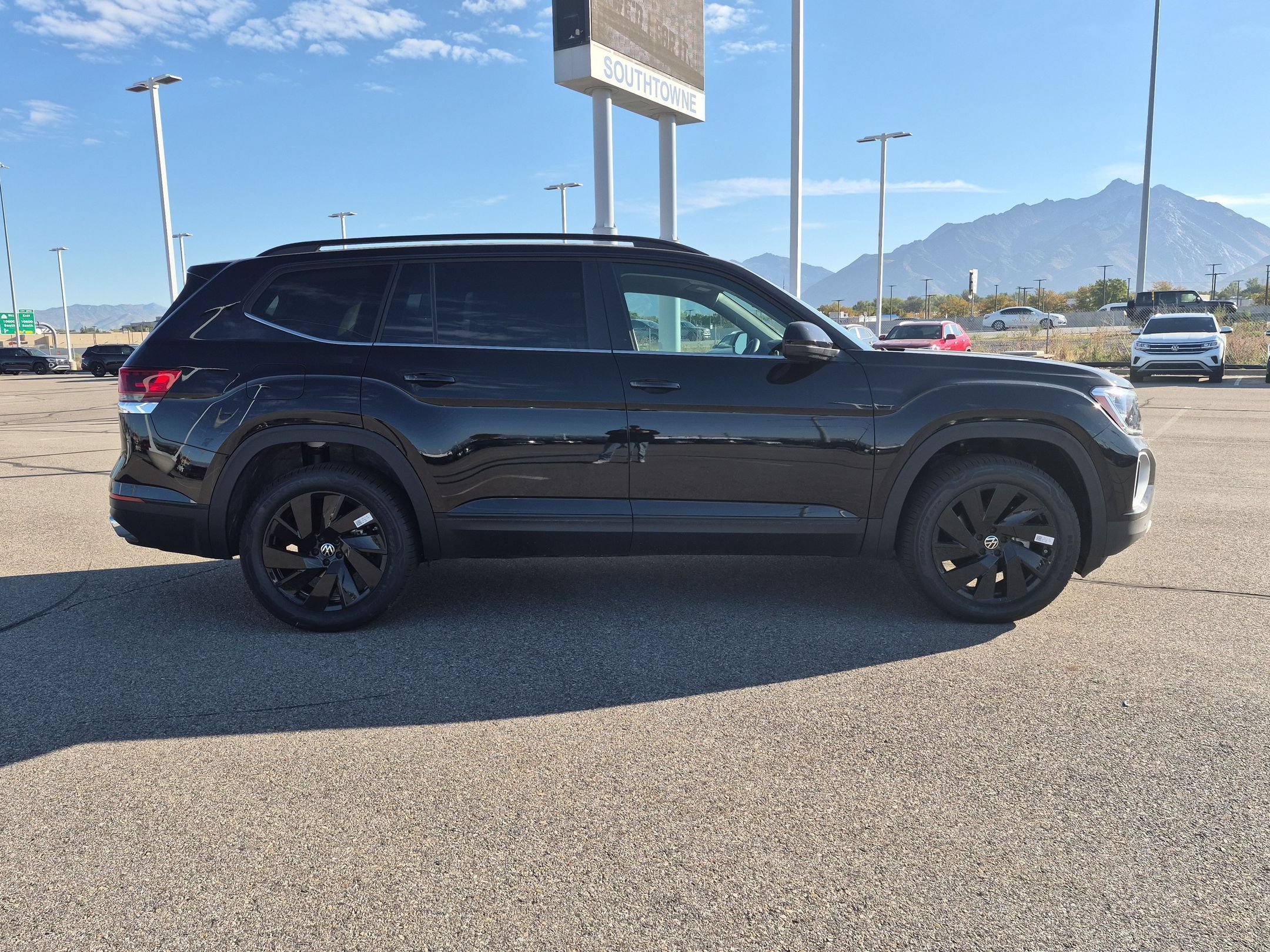 New 2026 Deep Black Pearl Volkswagen 2.0T SE w/Technology image 2