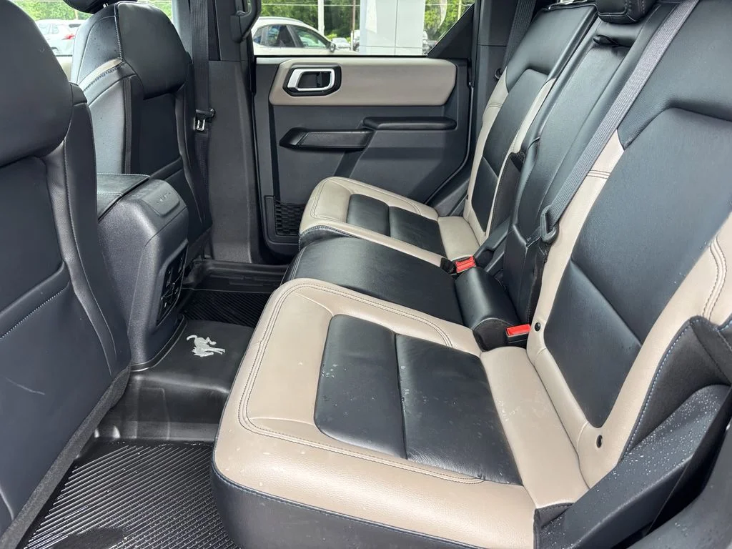 Used 2024 Gray Ford Wildtrak image 16