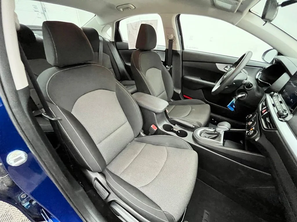 Used 2023 Blue Kia LXS image 32