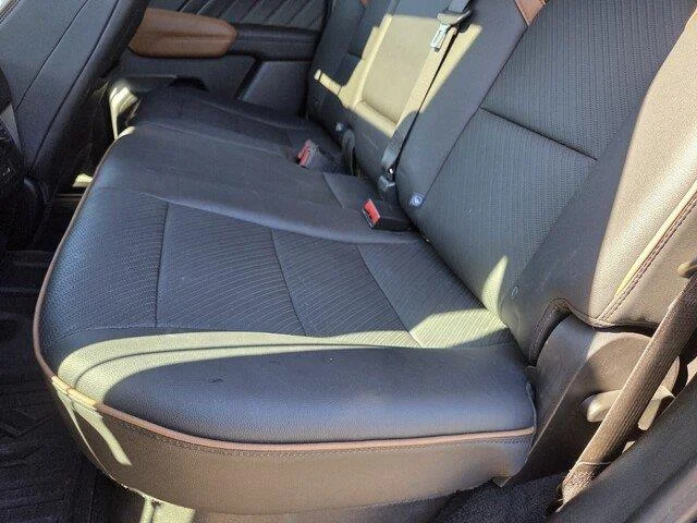Used 2023 Onyx Black GMC 4WD AT4 image 22