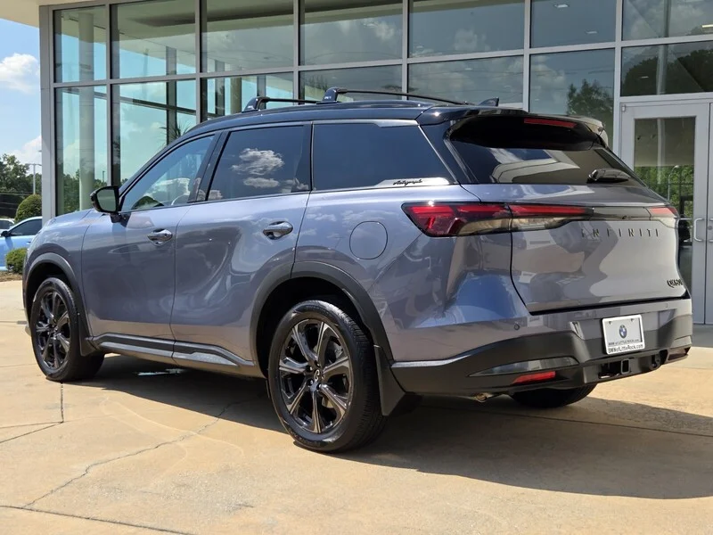 Used 2027 Blue / Black INFINITI AUTOGRAPH AWD image 3