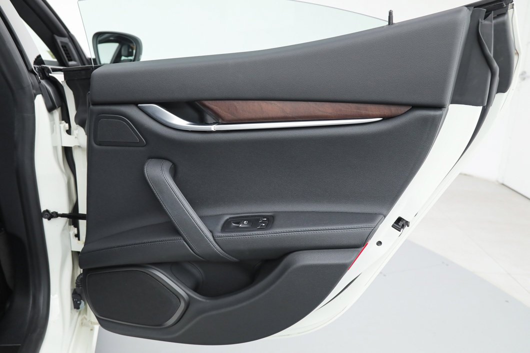 Used 2023 White Maserati Modena image 14