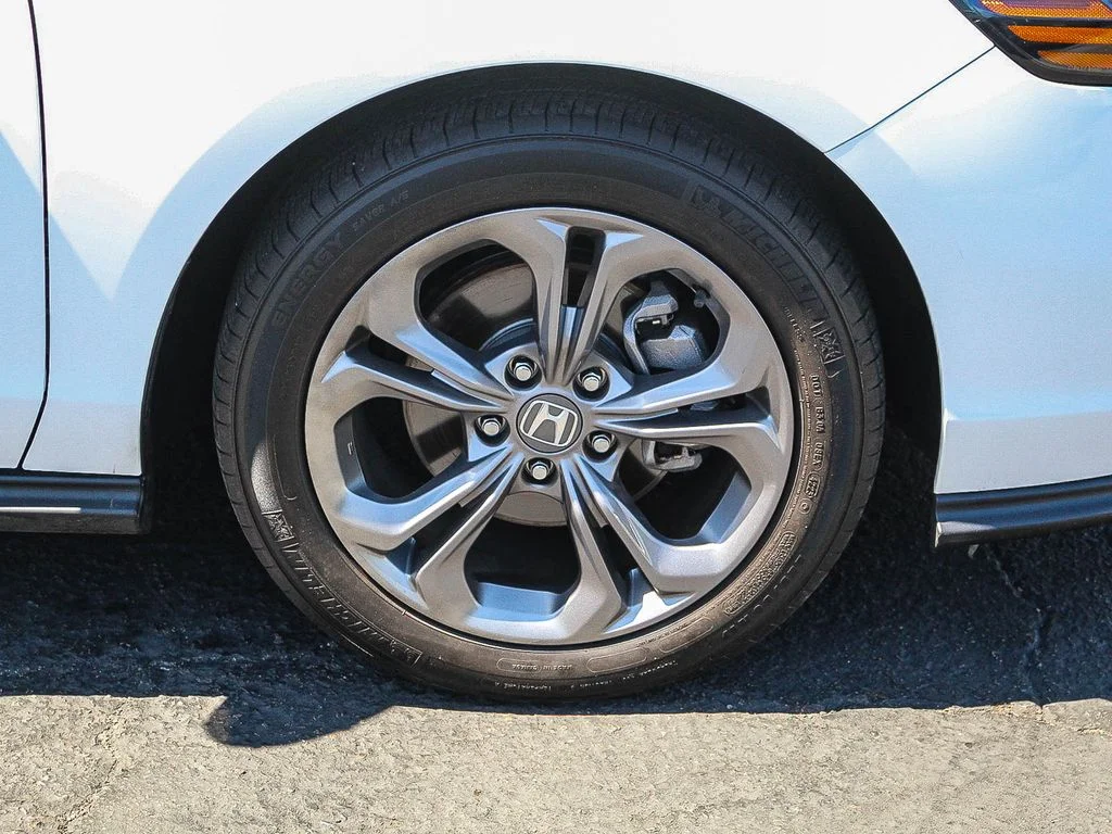 Used 2024 White Honda EX image 12