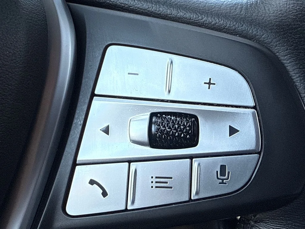 Used 2023 Black BMW xDrive30i image 29