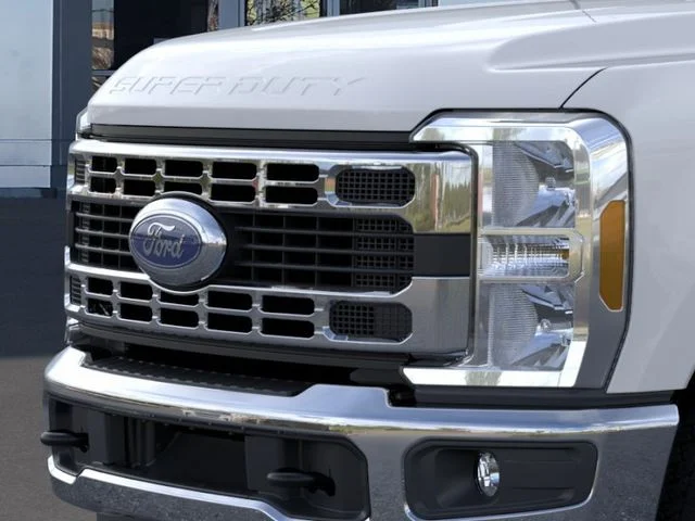 New 2026 Oxford White Ford XLT image 17