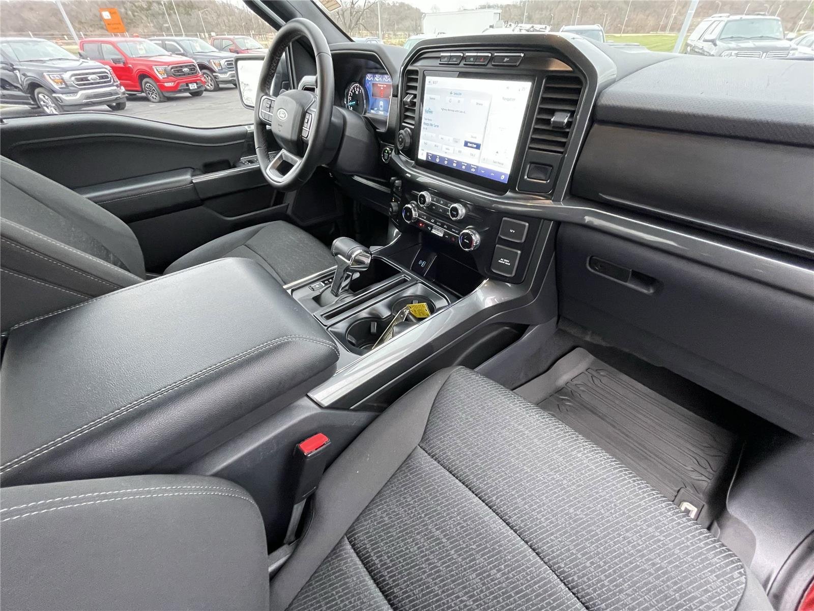 Used 2023 Hot Pepper Red Tinted Clearcoat Ford XLT image 39