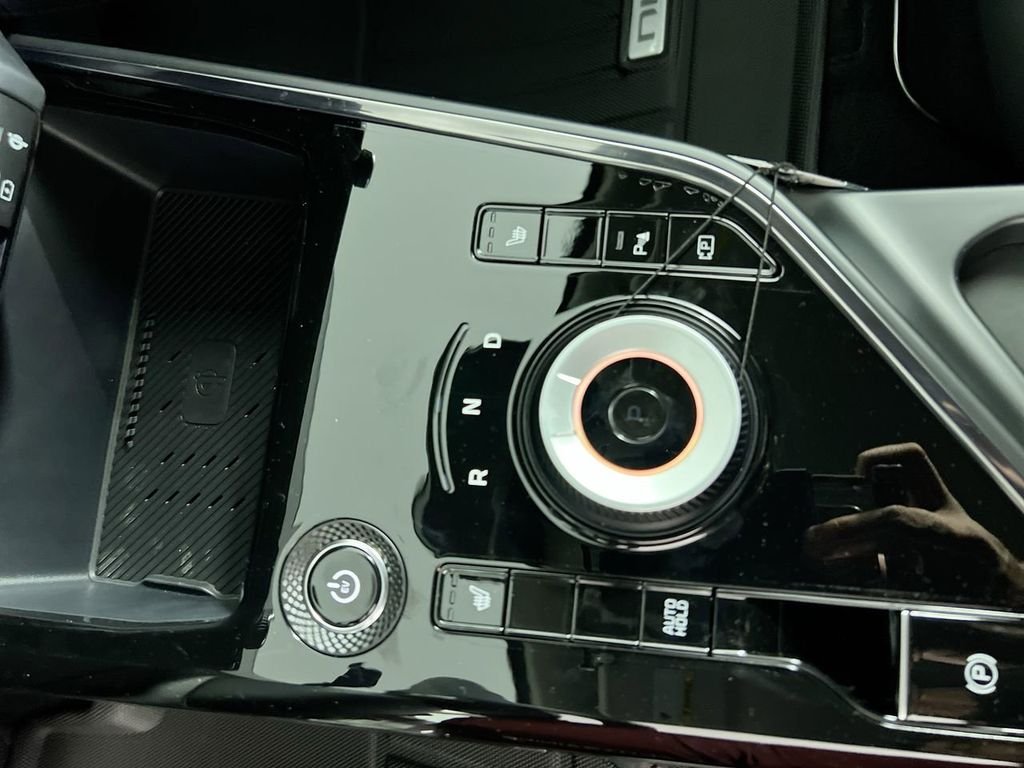 New 2026 Interstellar Gray Kia WIND image 19