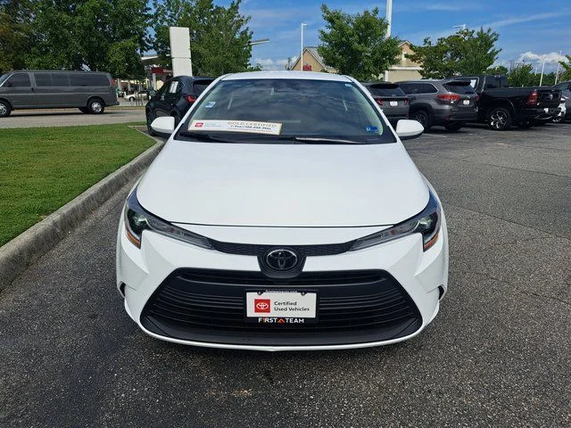 Certified Used 2025 White Toyota LE image 3