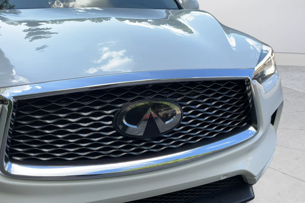 Used 2021 White INFINITI Sensory image 31