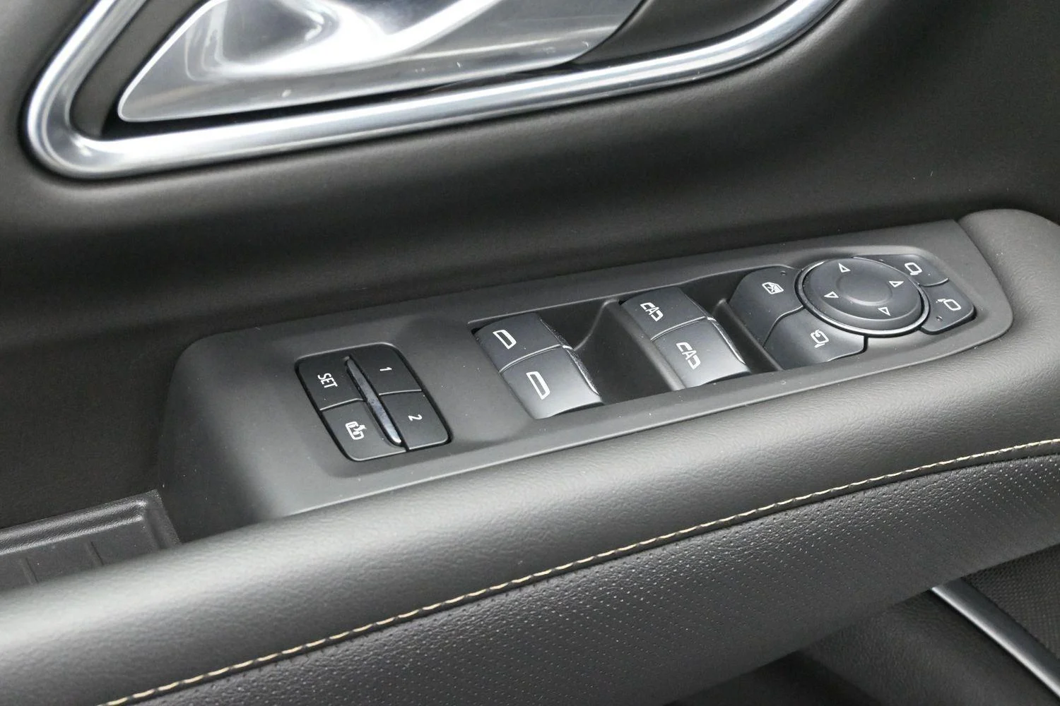 Used 2024 Summit White Chevrolet Premier image 11