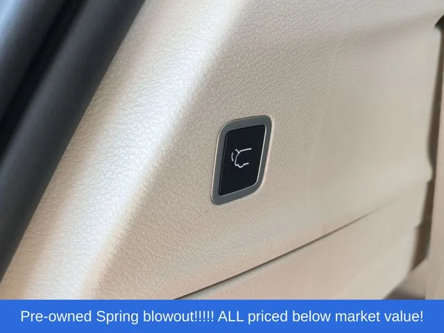 Used 2023 Black Chrysler Touring L image 38