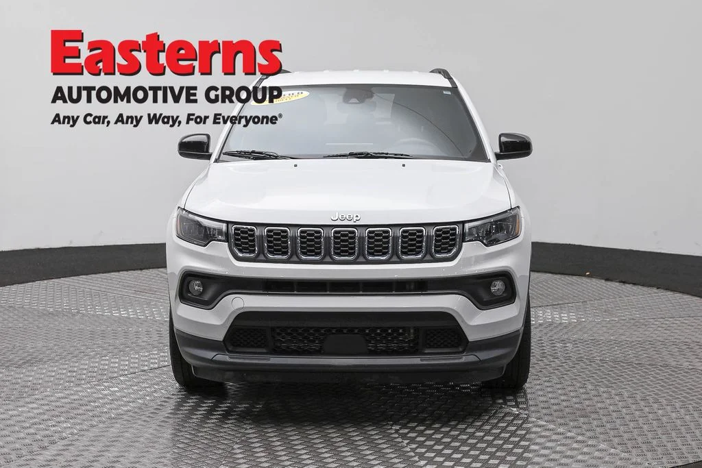 Used 2024 White Jeep Latitude image 2