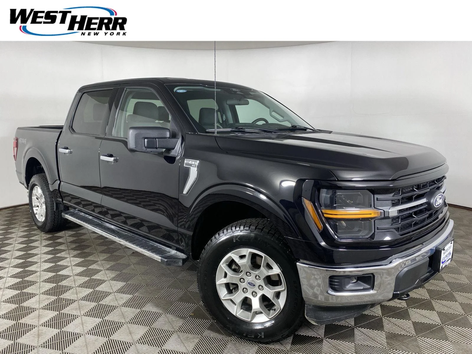 Used 2025 Agate Black Ford XLT image 1