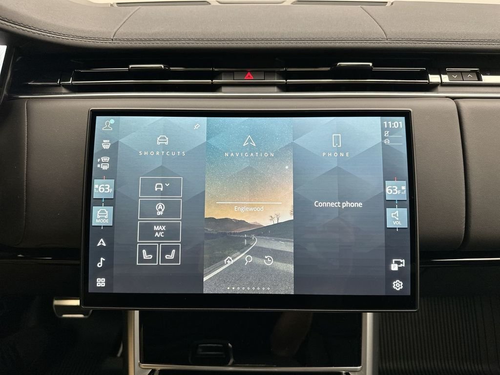 New 2026 Fuji White Land Rover SE image 13