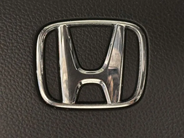Certified Used 2024 Lunar Silver Metallic Honda TOURING image 26