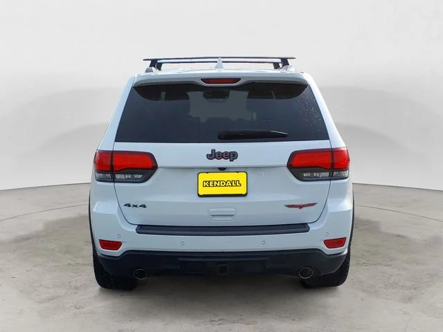 Used 2017 White Jeep Trailhawk image 6