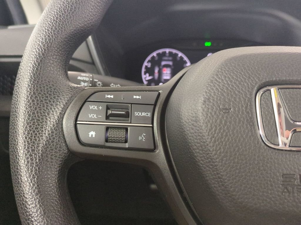 Used 2025  Honda EX image 32