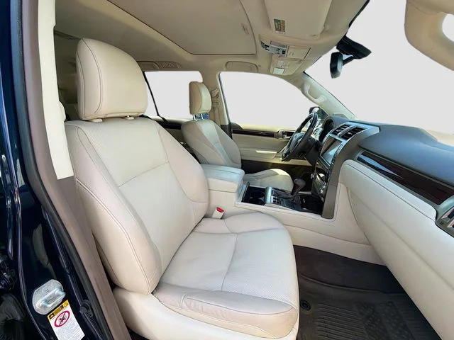 Used 2019  Lexus 460 image 28
