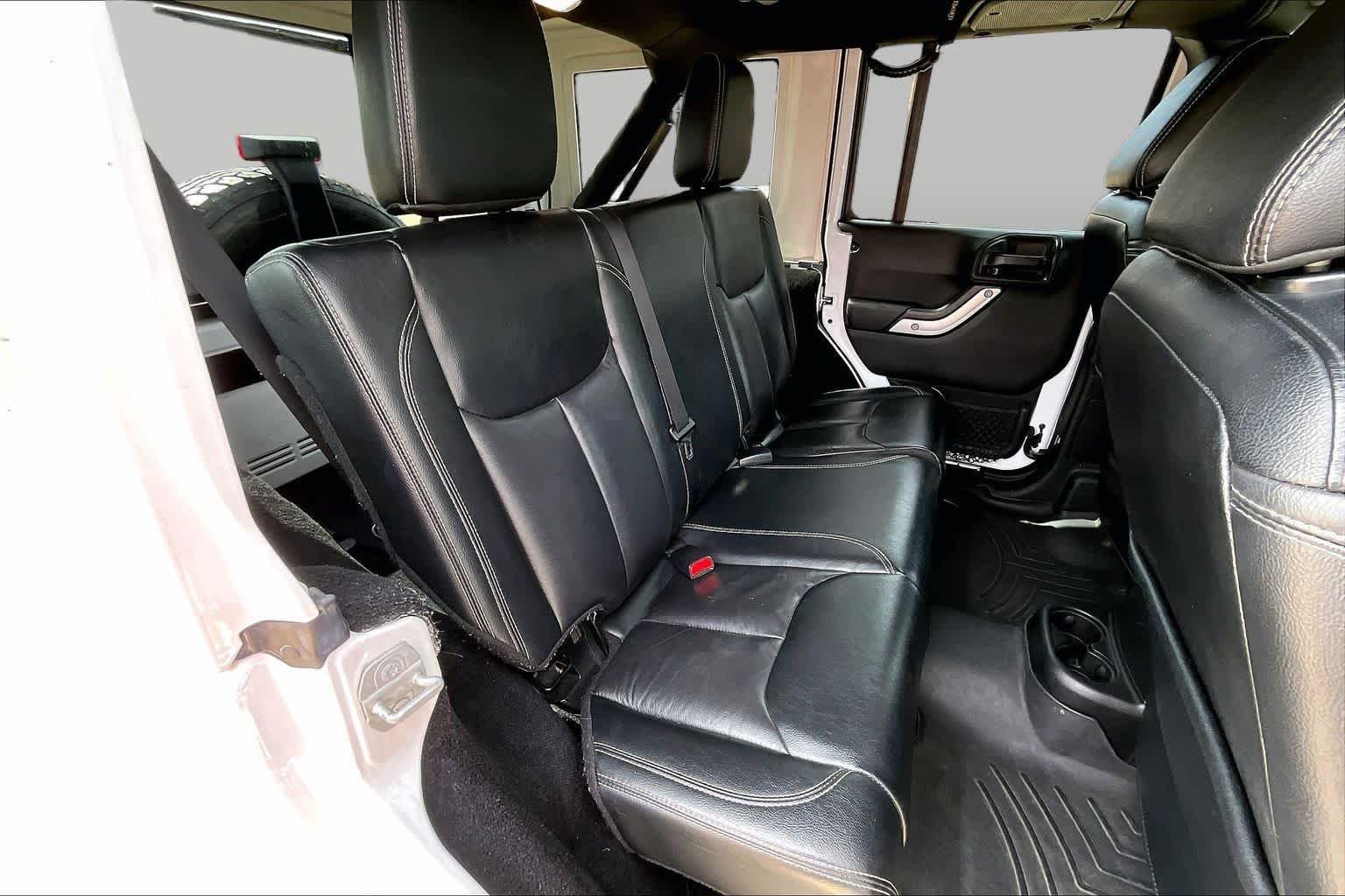 Used 2017 Bright White Clearcoat Jeep Sahara image 19