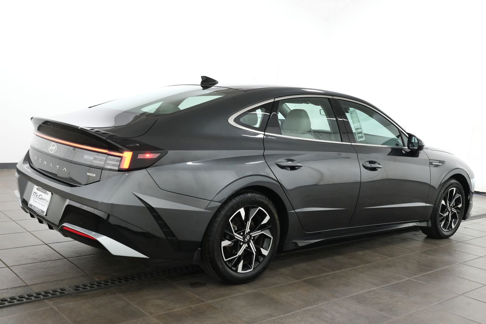 Used 2025 Portofino Gray Hyundai SEL image 5