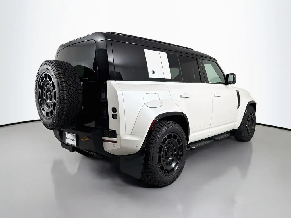 New 2026 Fuji White Land Rover  OCTA image 5