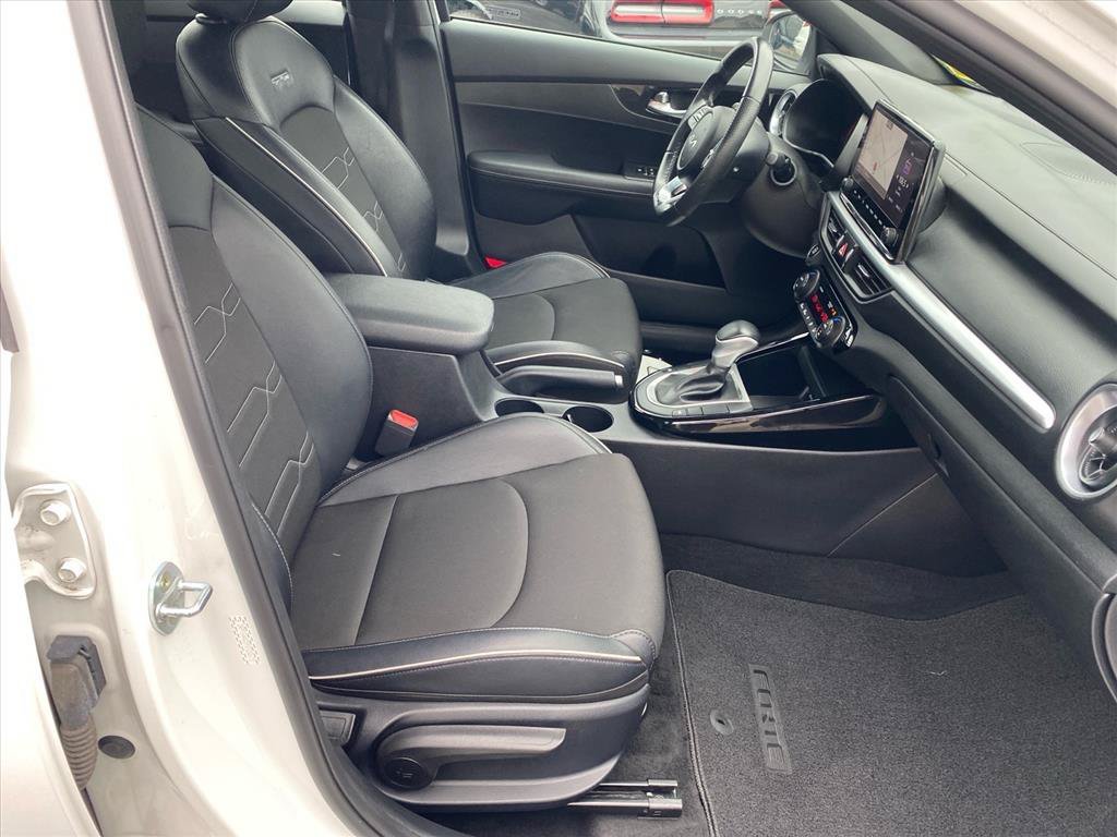Certified Used 2023 Snow White Pearl Kia GT-Line image 26