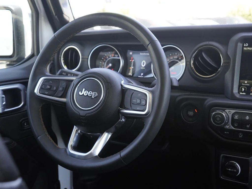 Certified Used 2023 White/off-white Jeep High Altitude image 35