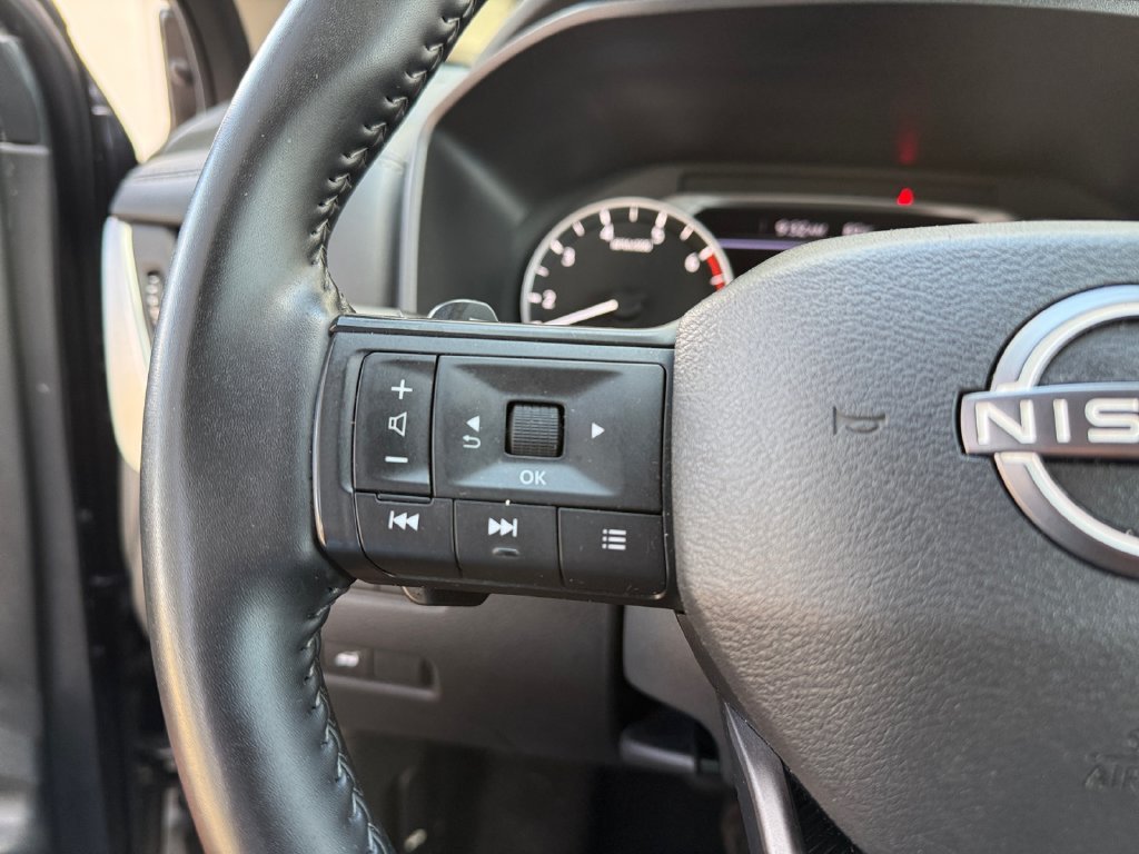 Used 2025 Gray Nissan SV image 5