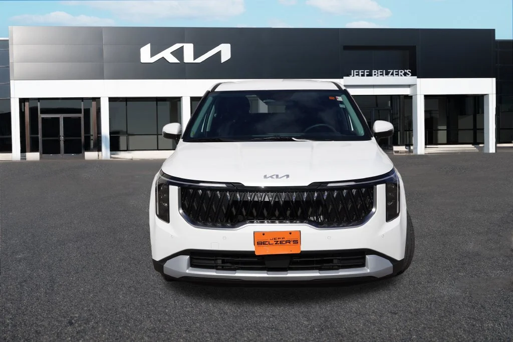 New 2027 Snow White Pearl Kia LXS image 8