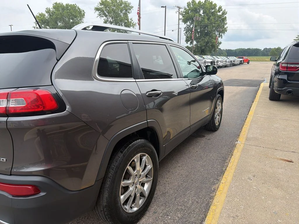 Used 2014 Gray Jeep Limited image 4